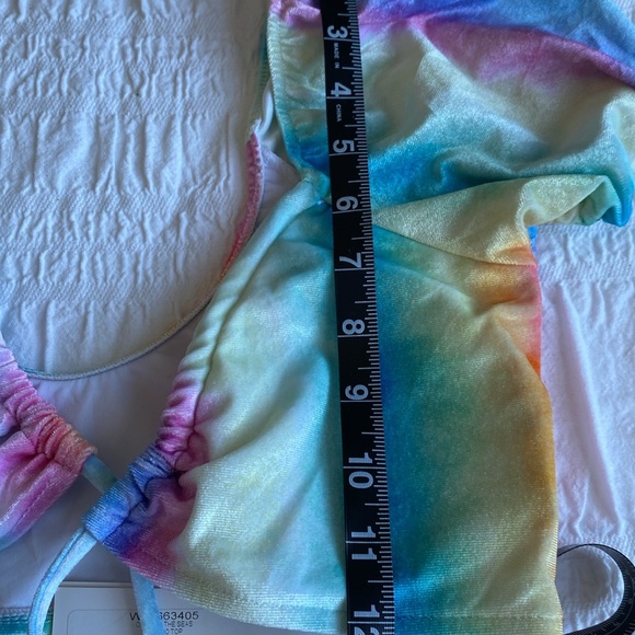 Quint Soul two piece bikini bathing suit w bolero style top tie closure. Medium - Picture 11 of 17